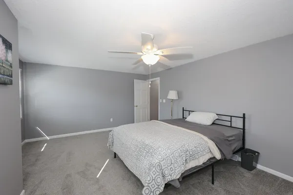 $2,400 | 5 Gleneagle Drive, Nashua, NH 03063