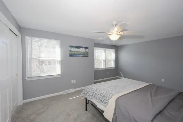 $2,400 | 5 Gleneagle Drive, Nashua, NH 03063