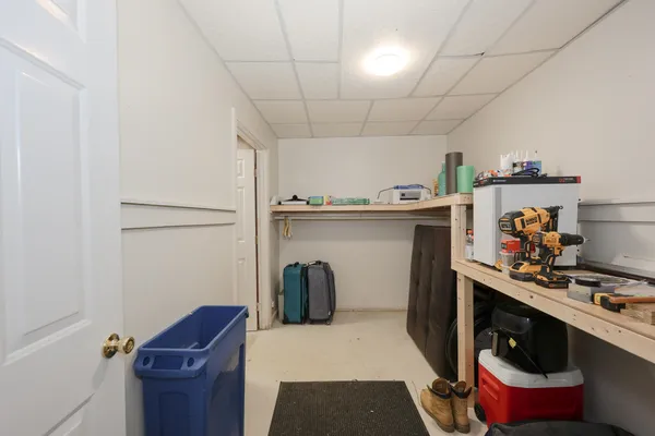 $2,400 | 5 Gleneagle Drive, Nashua, NH 03063