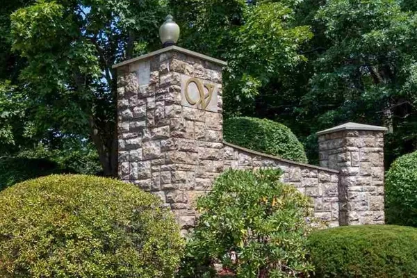 $2,400 | 5 Gleneagle Drive, Nashua, NH 03063