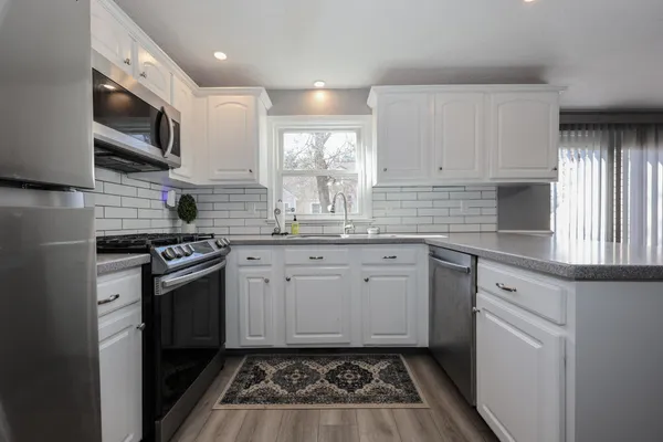 $2,400 | 5 Gleneagle Drive, Nashua, NH 03063