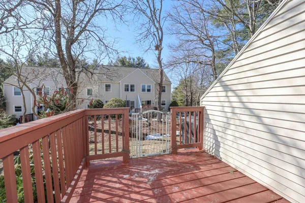 $2,400 | 5 Gleneagle Drive, Nashua, NH 03063