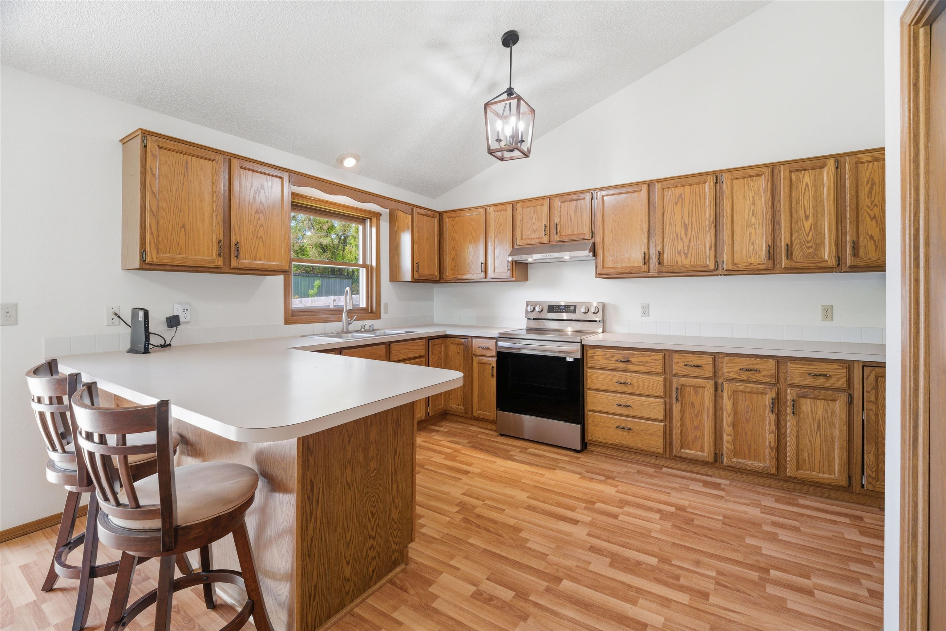 1917 East Glendale Avenue Appleton, WI 54911 - Photo 8 of 27