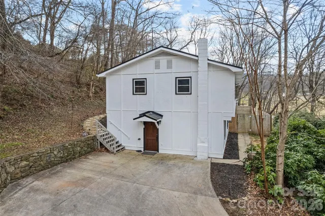 $425,000 | 144 Pinehaven Drive, Clyde, NC 28721