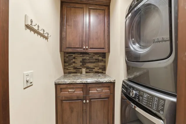 $835,000 | 445 Sierra Lane, Sacramento, CA 95864