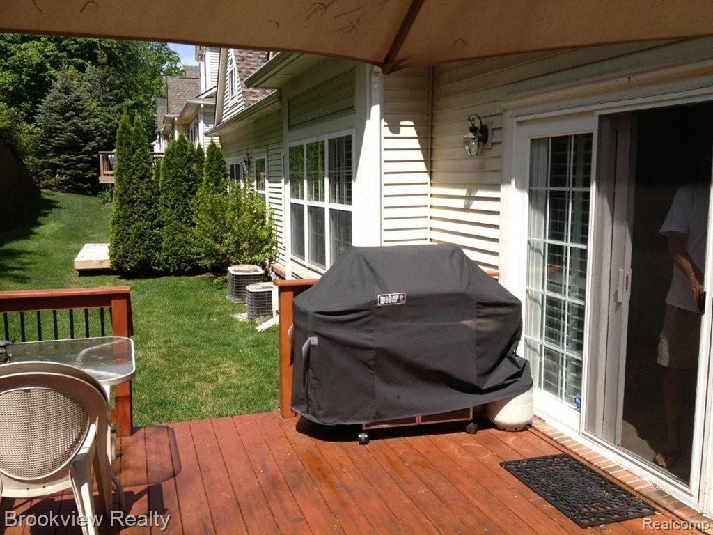 674 West Bluff Court Rochester, MI 48307 - Photo 19 of 21 Deck