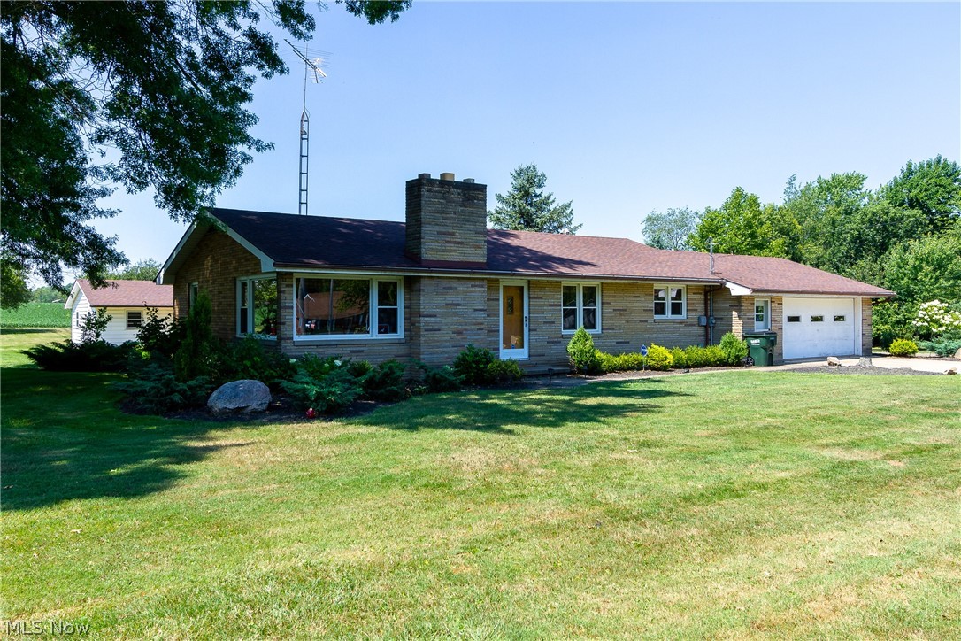 1325 Homeworth Road Alliance, OH 44601 - Photo 2 of 31 Gallery Image 2