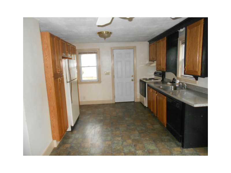 62 Whipple Road Smithfield, RI 02917 - Photo 10 of 25 Kitchen.