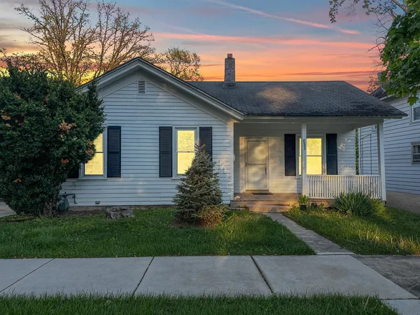 $455,900 | 652 South Main Street, Naperville, IL 60540