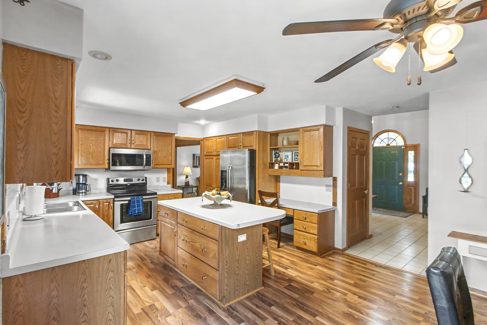 407 Fairbrook Court Waunakee, WI 53597 - Photo 5 of 85