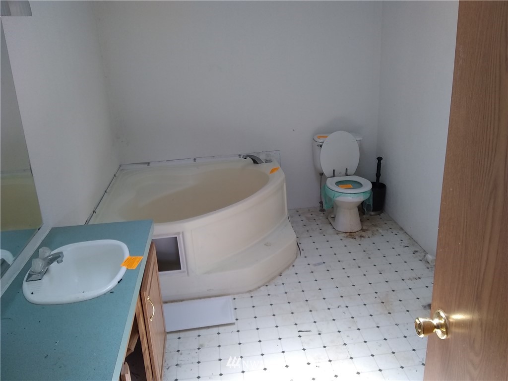 1981 West Little Egypt Road Shelton, WA 98584 - Photo 16 of 21