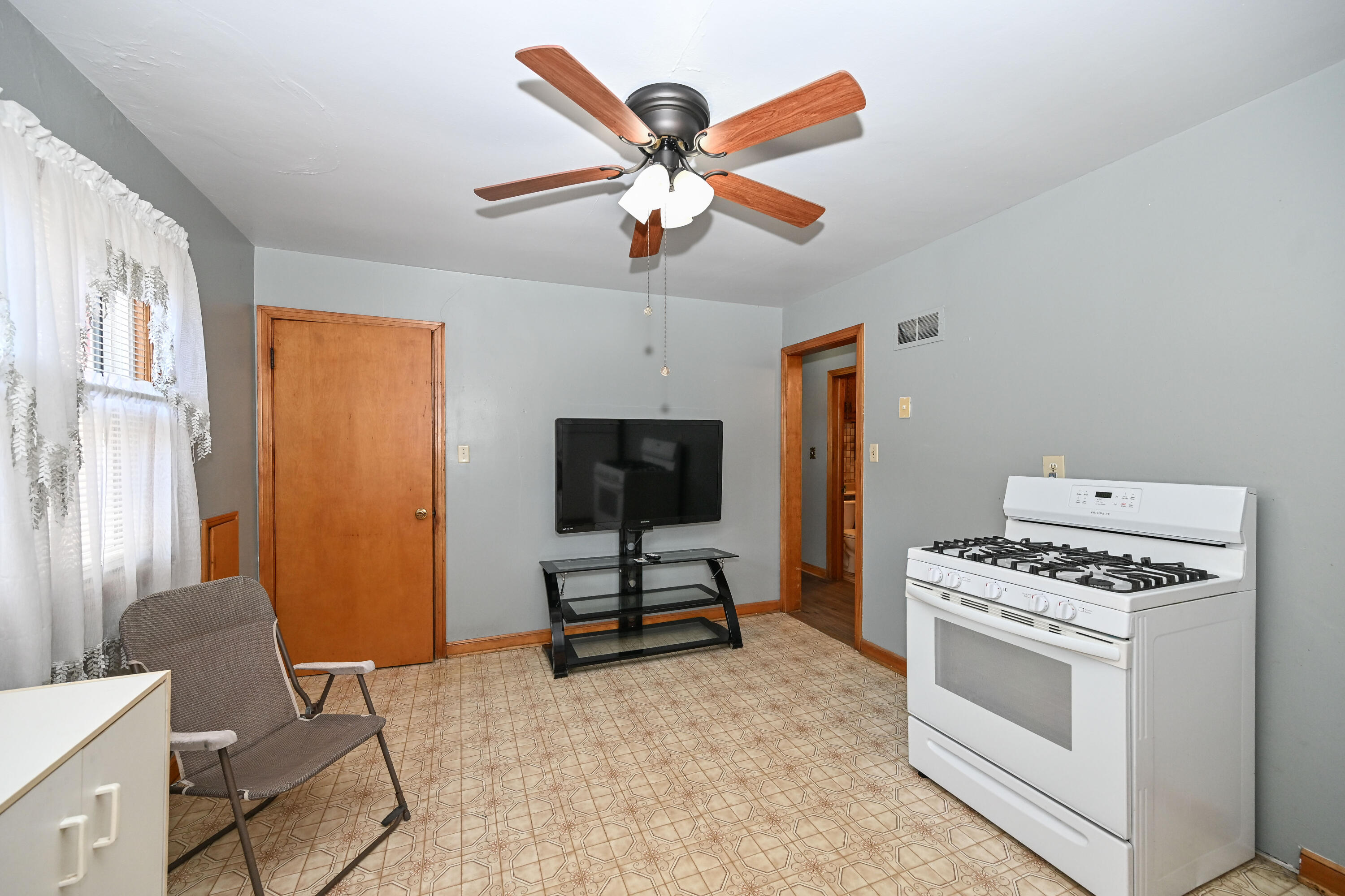 4164 South 4th Street Milwaukee, WI 53207 - Photo 11 of 30 DZ4164-11