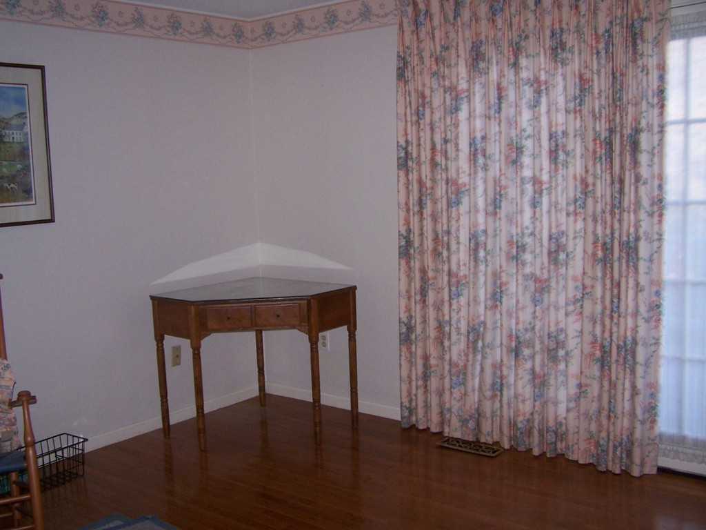 9 Fox Run, Unit 9 Middleton, MA 01949 - Photo 9 of 22 Gallery Image 9