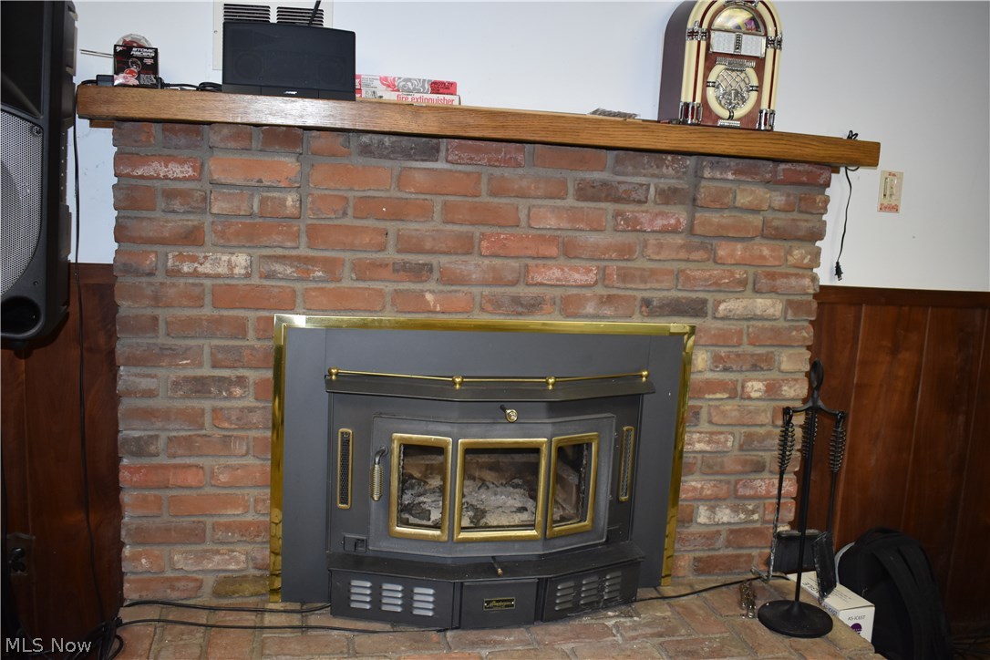 62227 Hawthorne Hill Road Shadyside, OH 43947 - Photo 21 of 35 Fireplace in family room