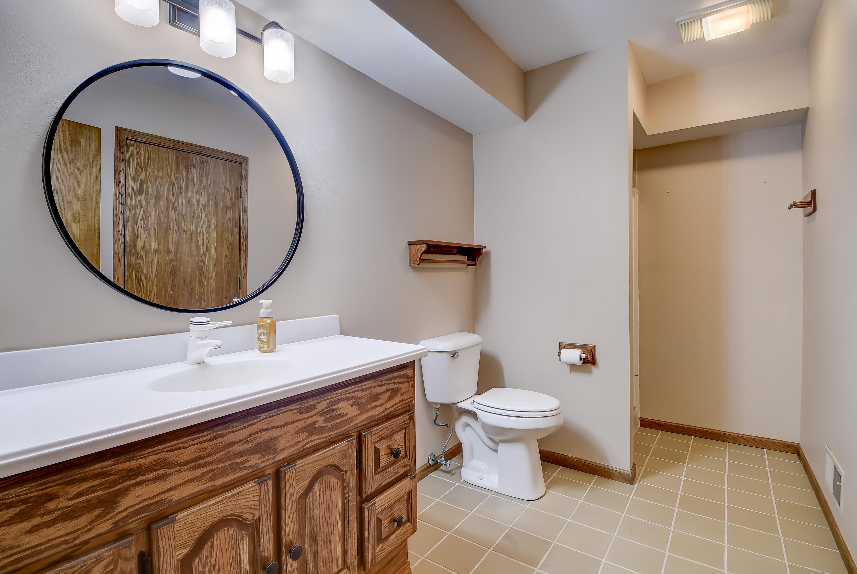 2214 Willowbrook Drive West Bend, WI 53090 - Photo 12 of 21 3rd bath on lower