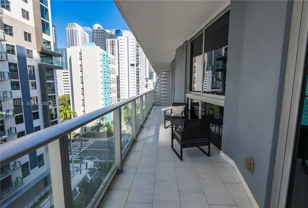 $3,700 | 1010 Southwest 2nd Avenue, Unit 606, Miami, FL 33130