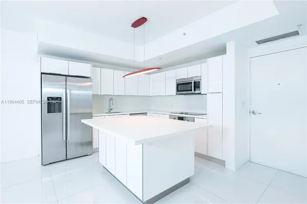 $3,700 | 1010 Southwest 2nd Avenue, Unit 606, Miami, FL 33130