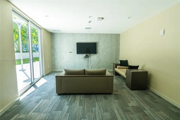 $3,700 | 1010 Southwest 2nd Avenue, Unit 606, Miami, FL 33130