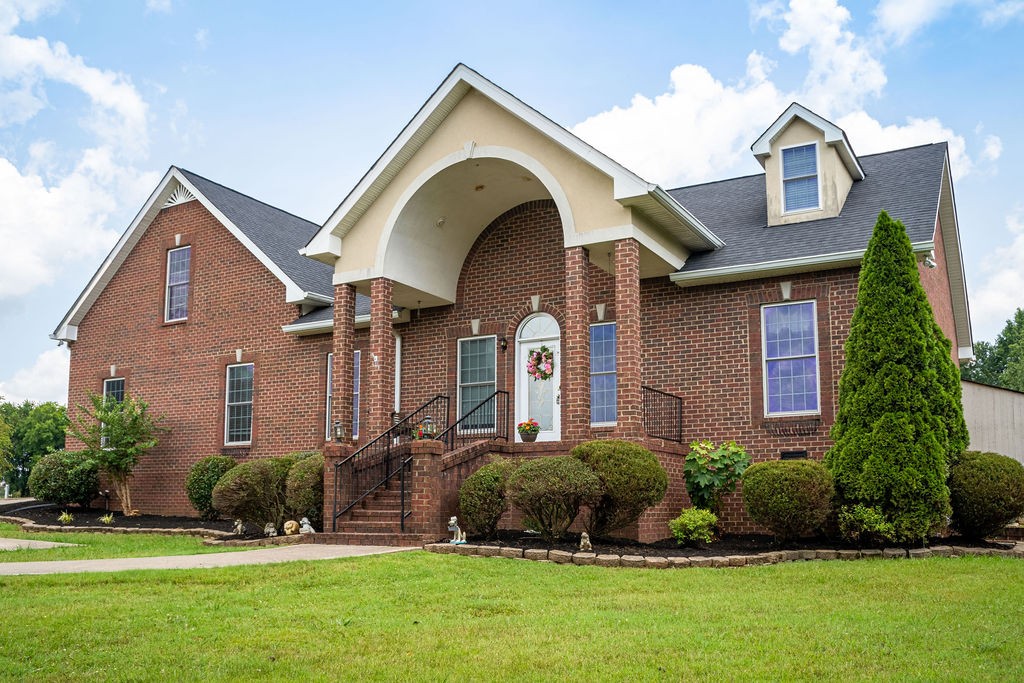 3377 Beckwith Road Mount Juliet, TN 37122 - Photo 50 of 50 a front view of a house with a yard