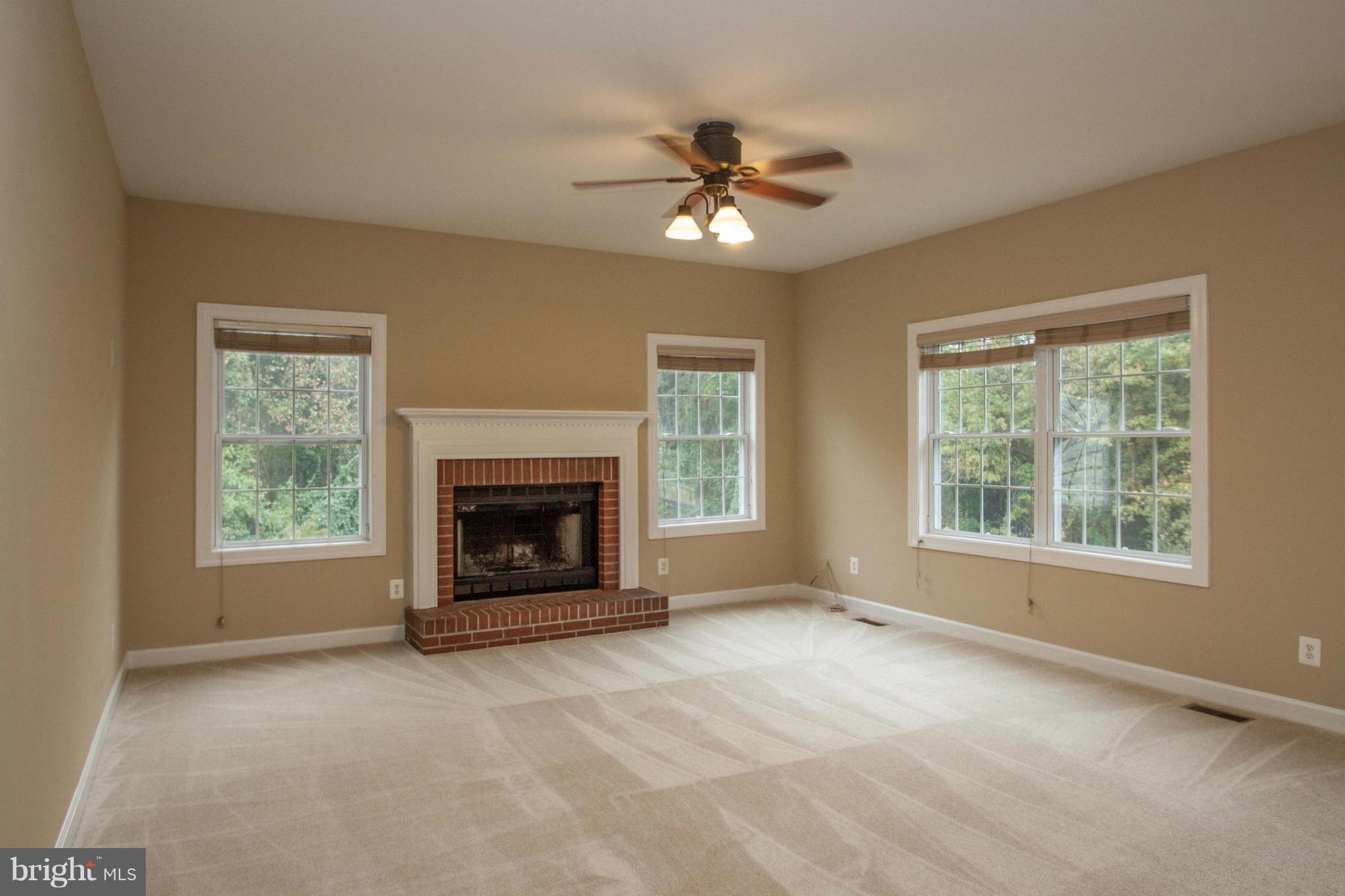 11200 Henderson Road Fairfax Station, VA 22039 - Photo 7 of 24 Family Room