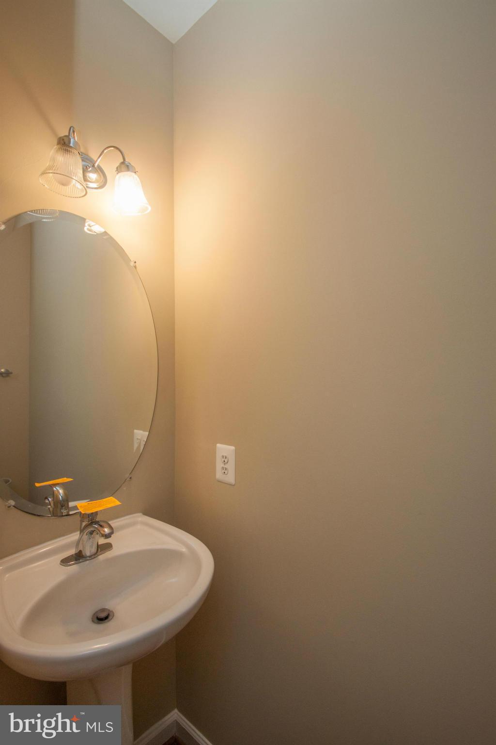 11200 Henderson Road Fairfax Station, VA 22039 - Photo 9 of 24 Bath