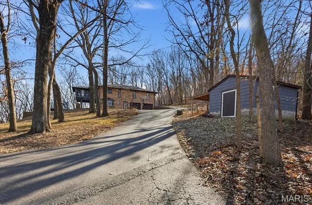 $725,000 | 9 North Trail Drive, Eureka, MO 63025