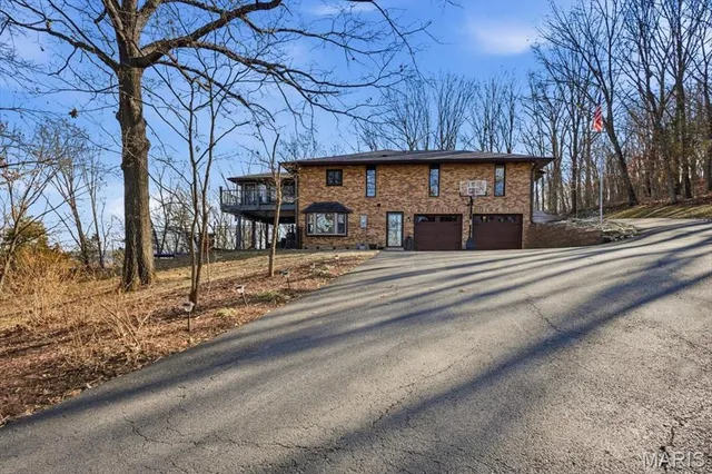 $725,000 | 9 North Trail Drive, Eureka, MO 63025