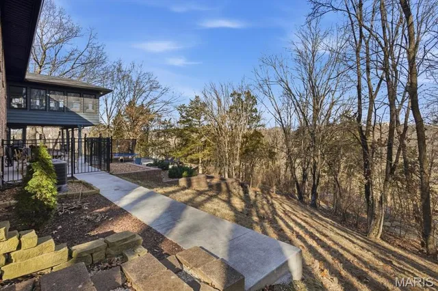 $725,000 | 9 North Trail Drive, Eureka, MO 63025