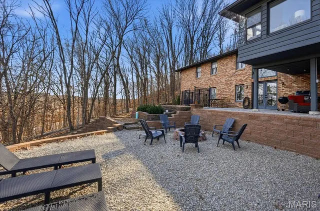 $725,000 | 9 North Trail Drive, Eureka, MO 63025