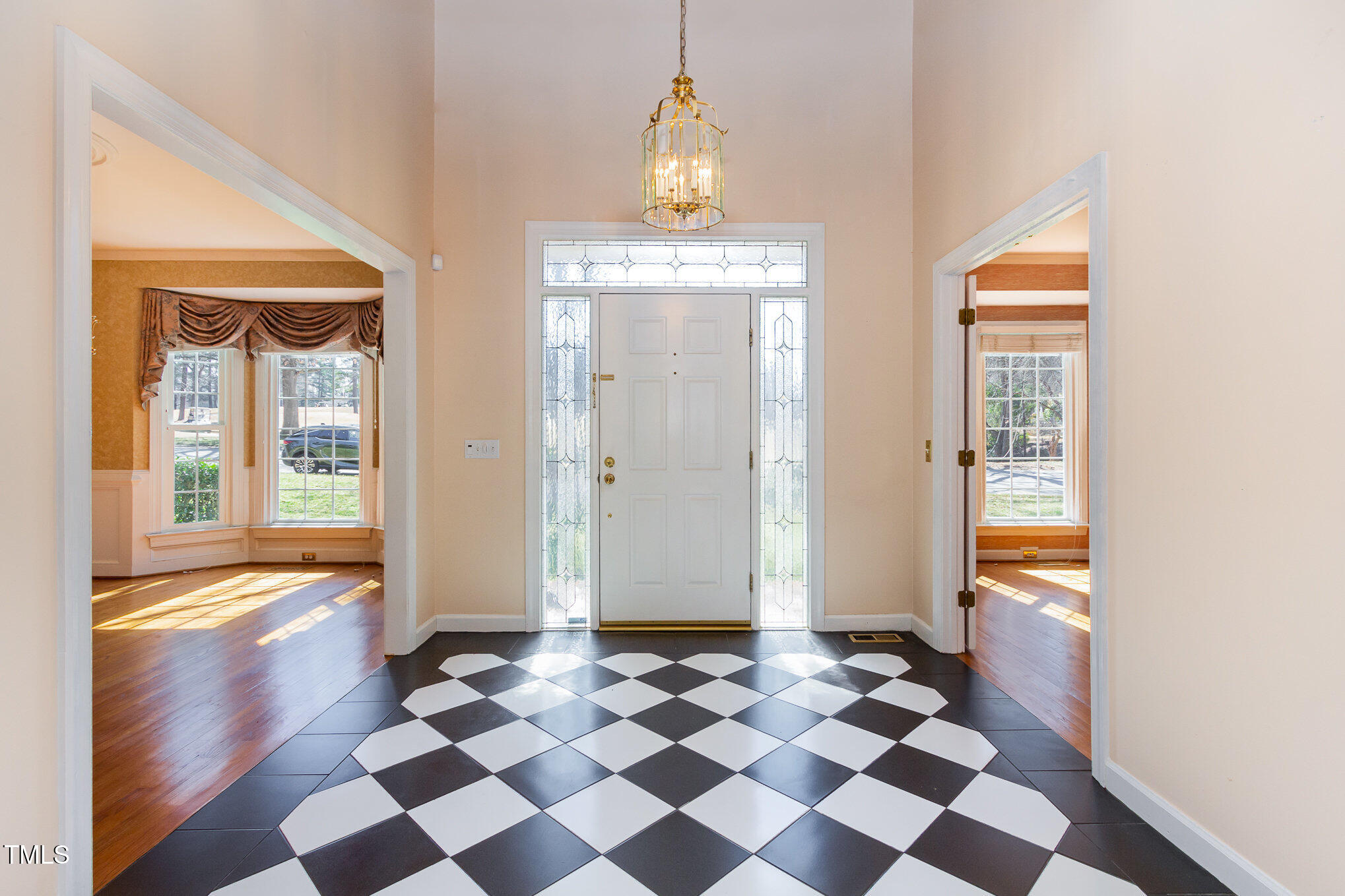 8940 Wildwood Links Raleigh, NC 27613 - Photo 5 of 46 Foyer