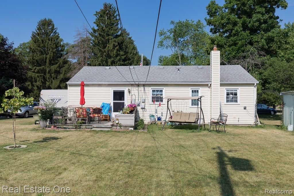 2565 Culbertson Avenue Rochester, MI 48307 - Photo 2 of 11 Culbertson MLS-W003.jpg