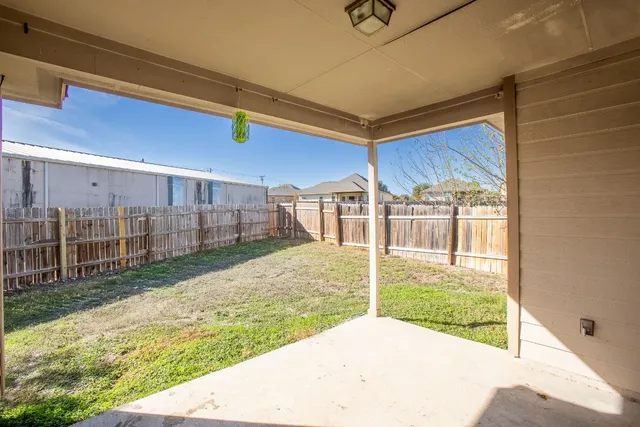 $1,675 | 236 Caddis Cove, Kyle, TX 78640