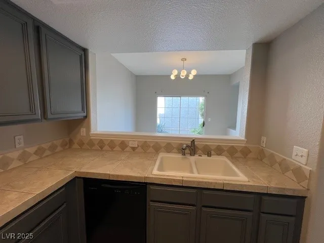 $1,900 | 380 Seine Way, Henderson, NV 89014