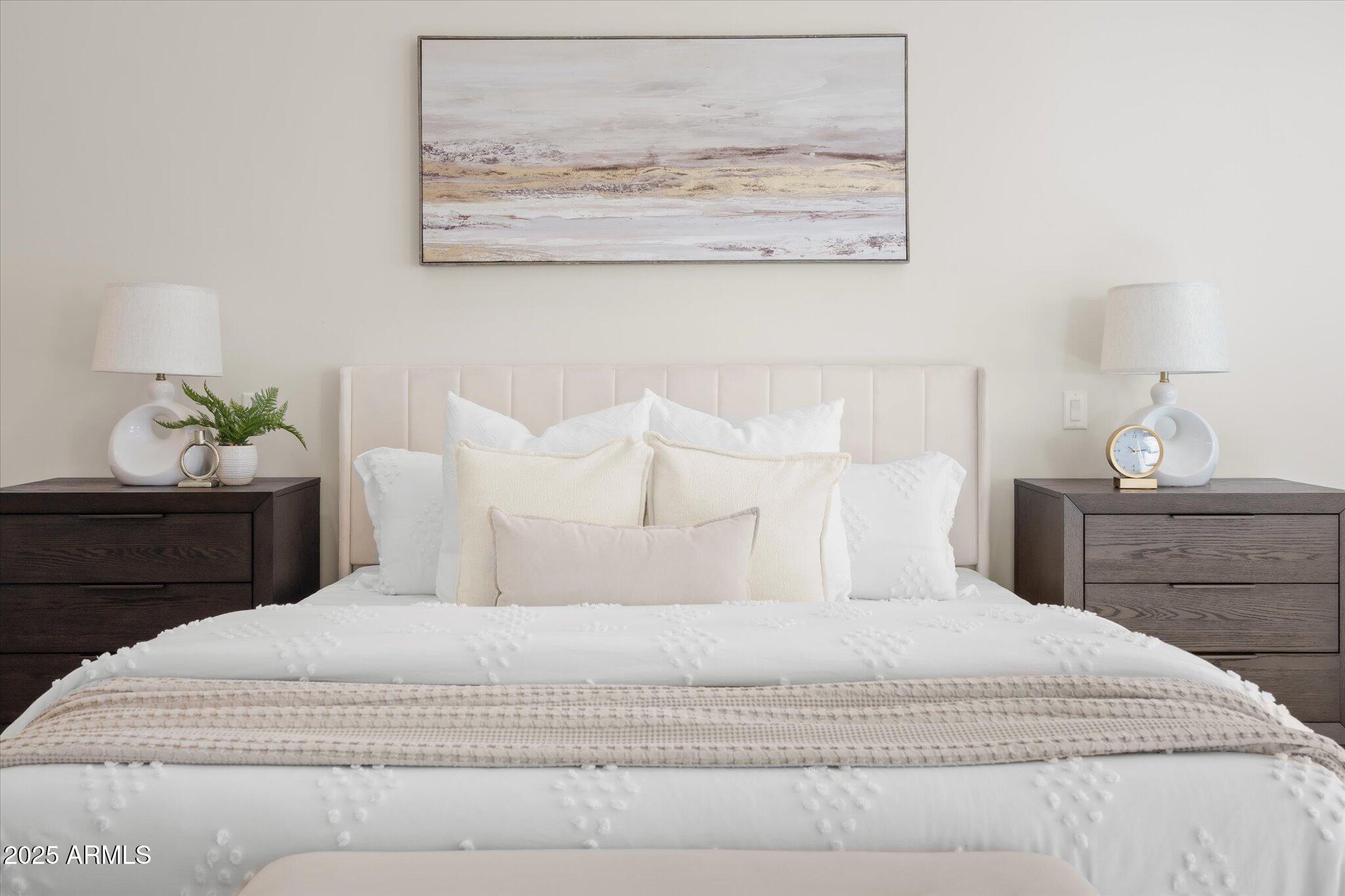 19108 East Tonto Verde Drive Rio Verde, AZ 85263 - Photo 19 of 46 a bedroom with a bed and a lamp on dresser