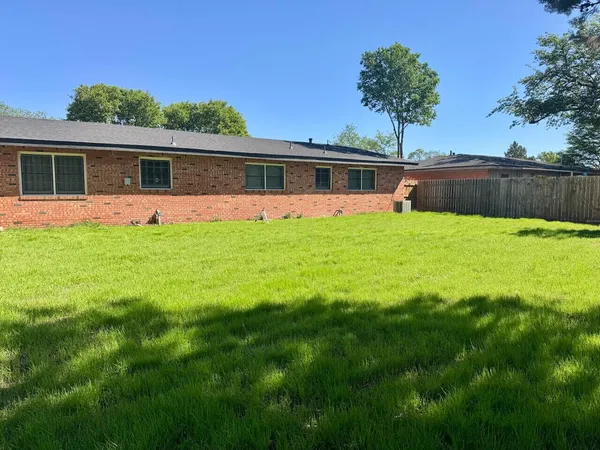 $1,825 | 2823 54th Street, Lubbock, TX 79413