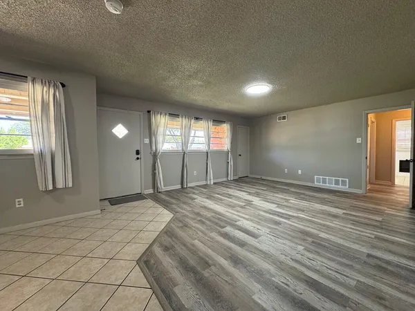 $1,825 | 2823 54th Street, Lubbock, TX 79413