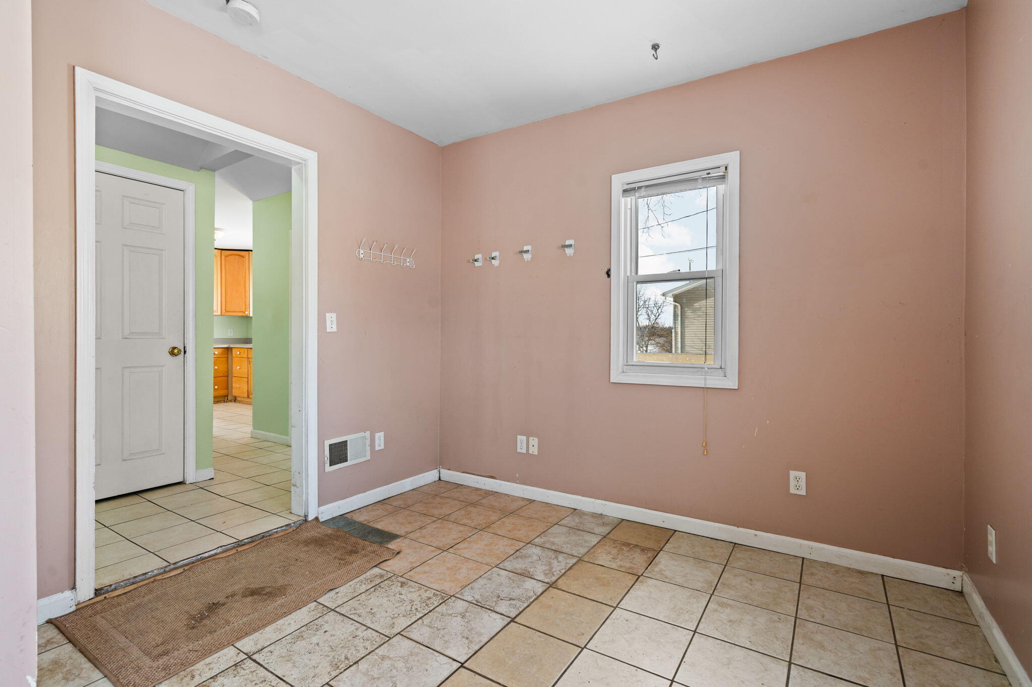 2193 Holmes Road Ypsilanti, MI 48198 - Photo 18 of 46 bonus room