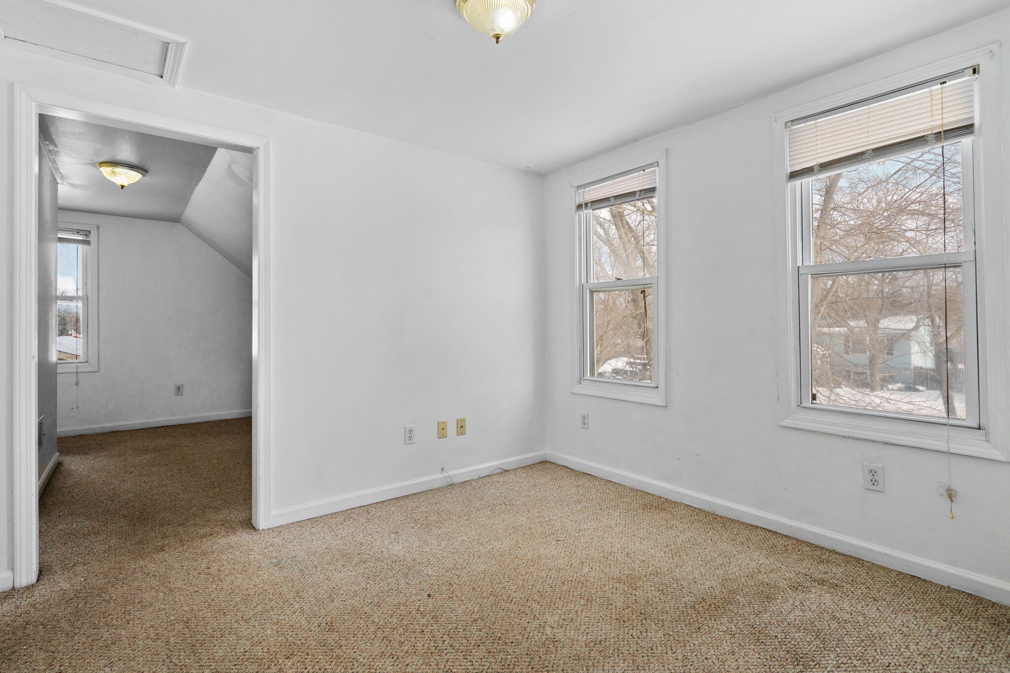 2193 Holmes Road Ypsilanti, MI 48198 - Photo 21 of 46 common room