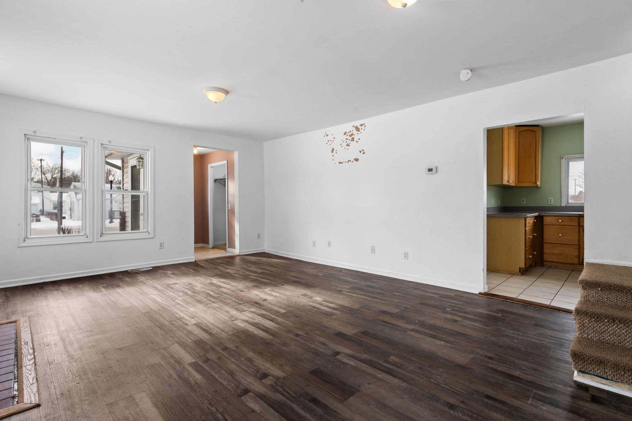 2193 Holmes Road Ypsilanti, MI 48198 - Photo 4 of 46 Living room