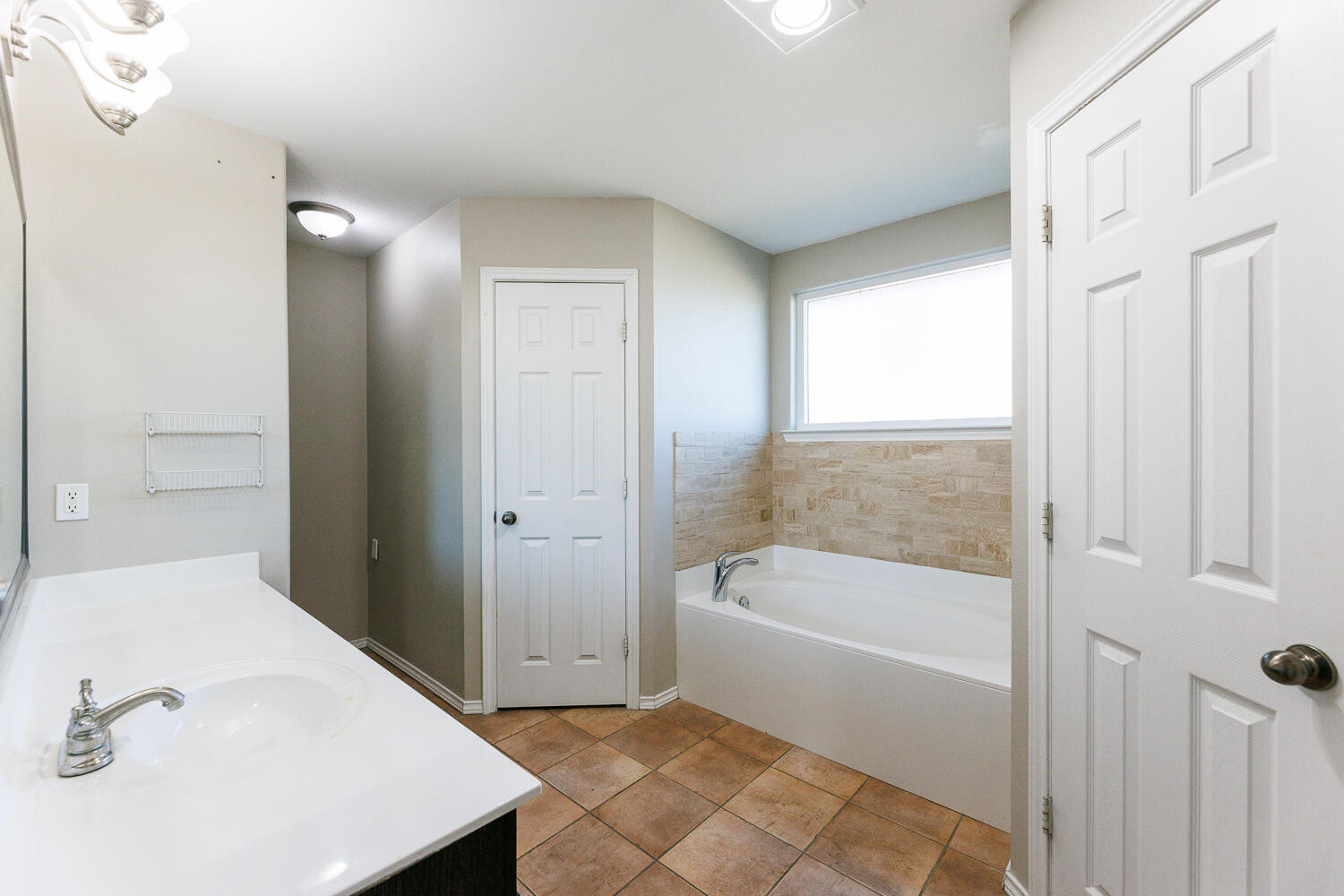 10602 Clinton Avenue Lubbock, TX 79424 - Photo 26 of 45 -