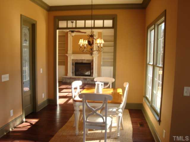 723 Cranbrook Road Raleigh, NC 27609 - Photo 11 of 25 Sunny breakfast nook between family room and keeping room / kitchen . Breakfast Area