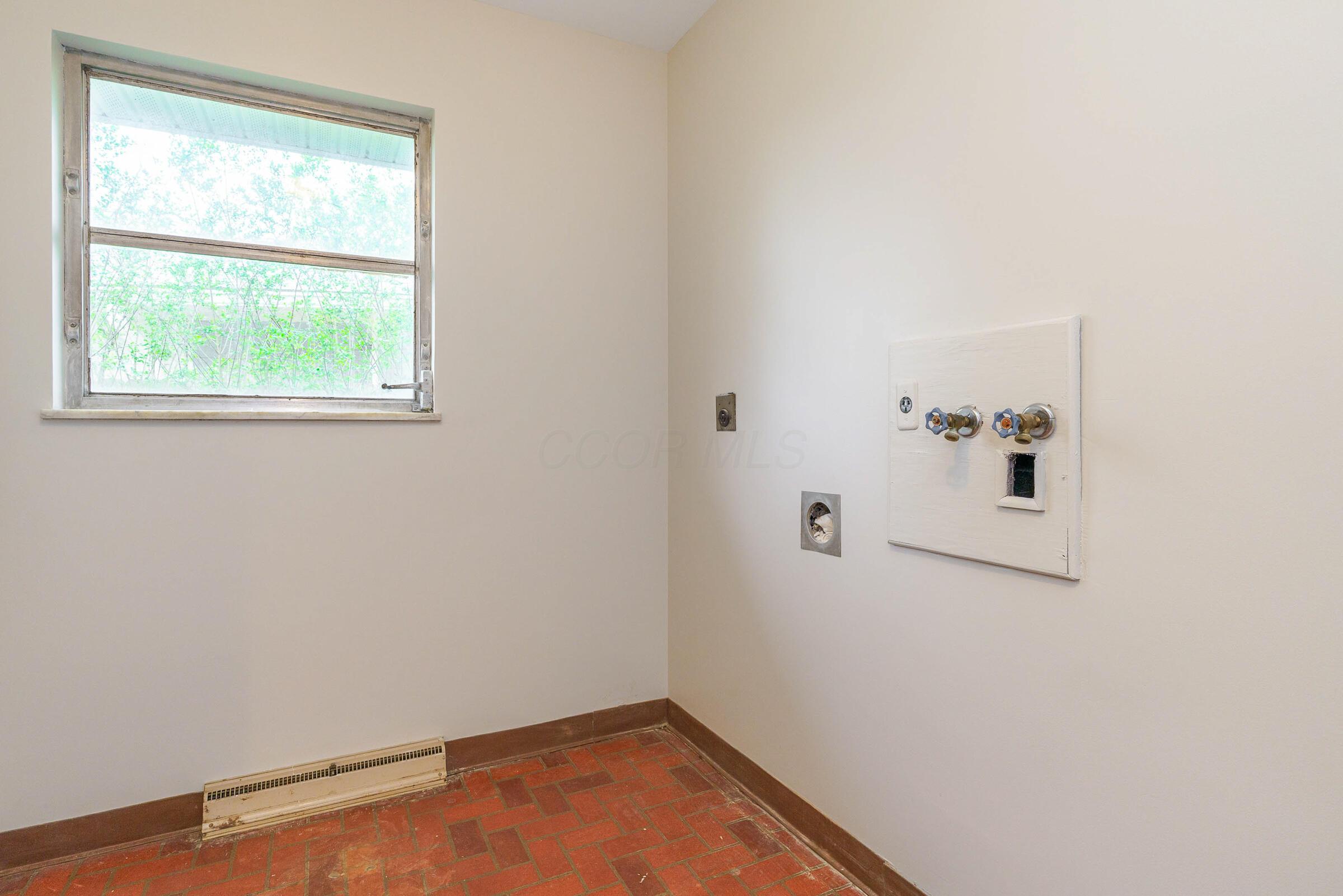 2940 Belmar Road Columbus, OH 43209 - Photo 16 of 32 Laundry Room