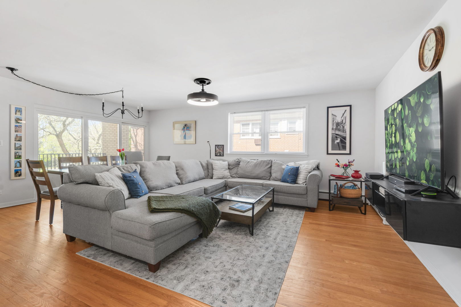 2141 Ridge Avenue, Unit 2B Evanston, IL 60201 - Photo 3 of 13 a living room with furniture and a large window