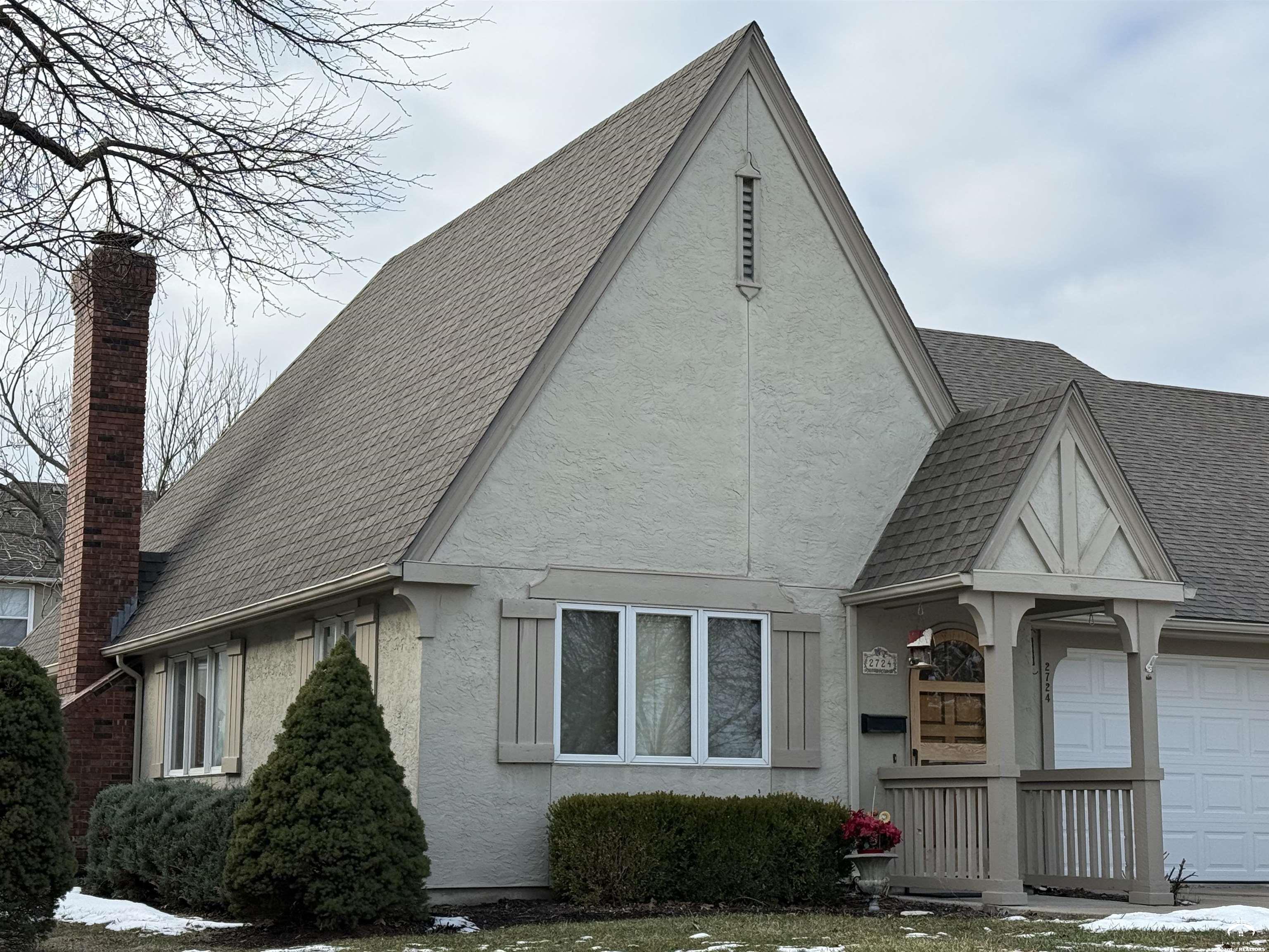 2724 Chipperfield Road Lawrence, KS 66047 - Photo 2 of 2