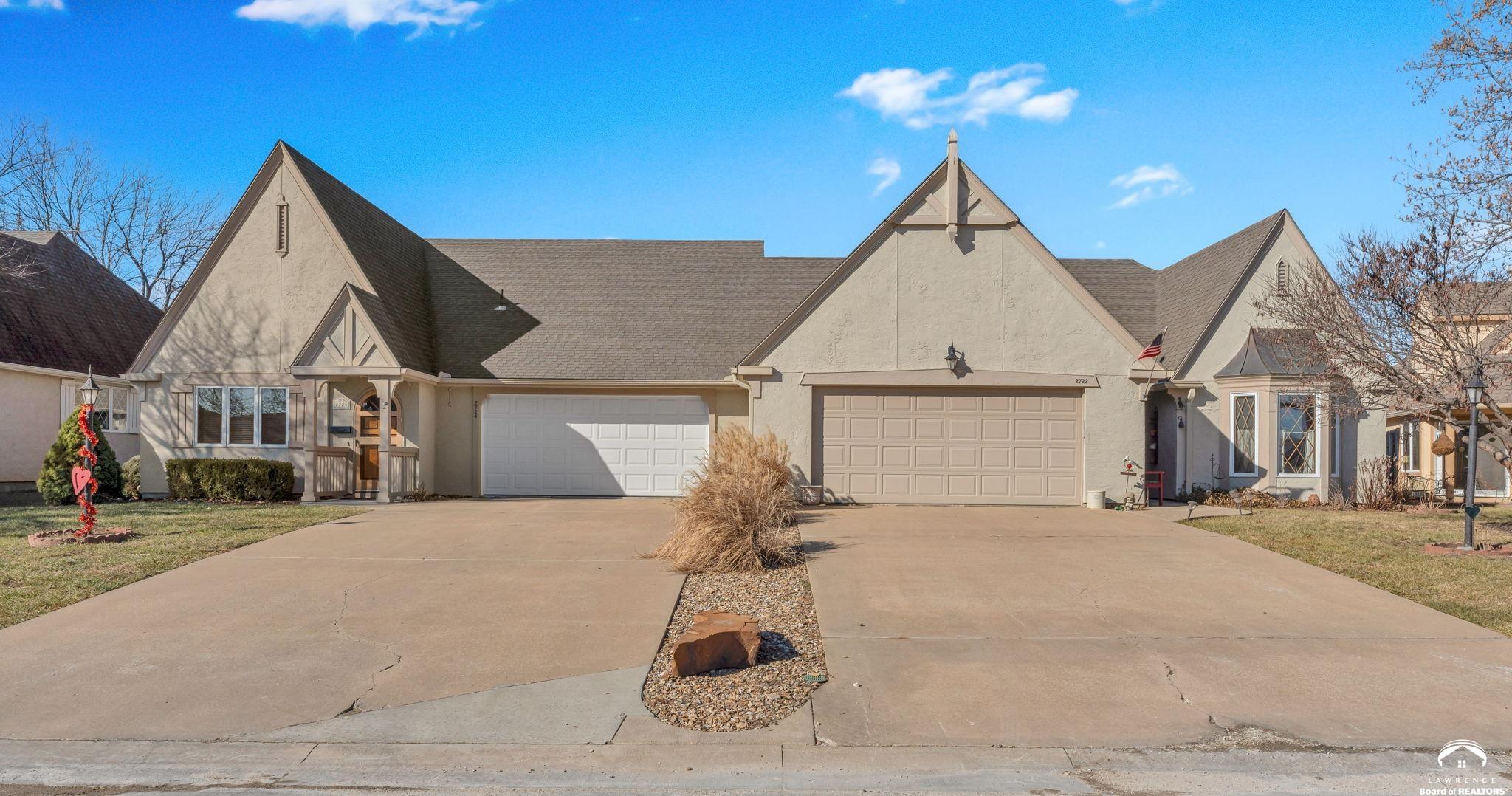 2724 Chipperfield Road Lawrence, KS 66047 - Photo 4 of 30