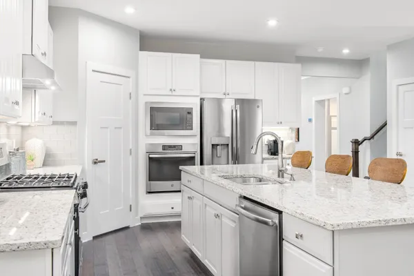 $459,990 | 3010 Thoroughbred Way, White House, TN 37188