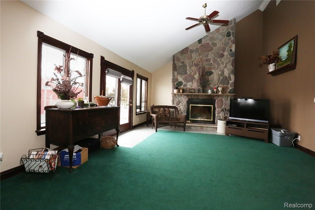 12508 Garno Road Deerfield, MI 49238 - Photo 13 of 29 Family Room 3.jpg