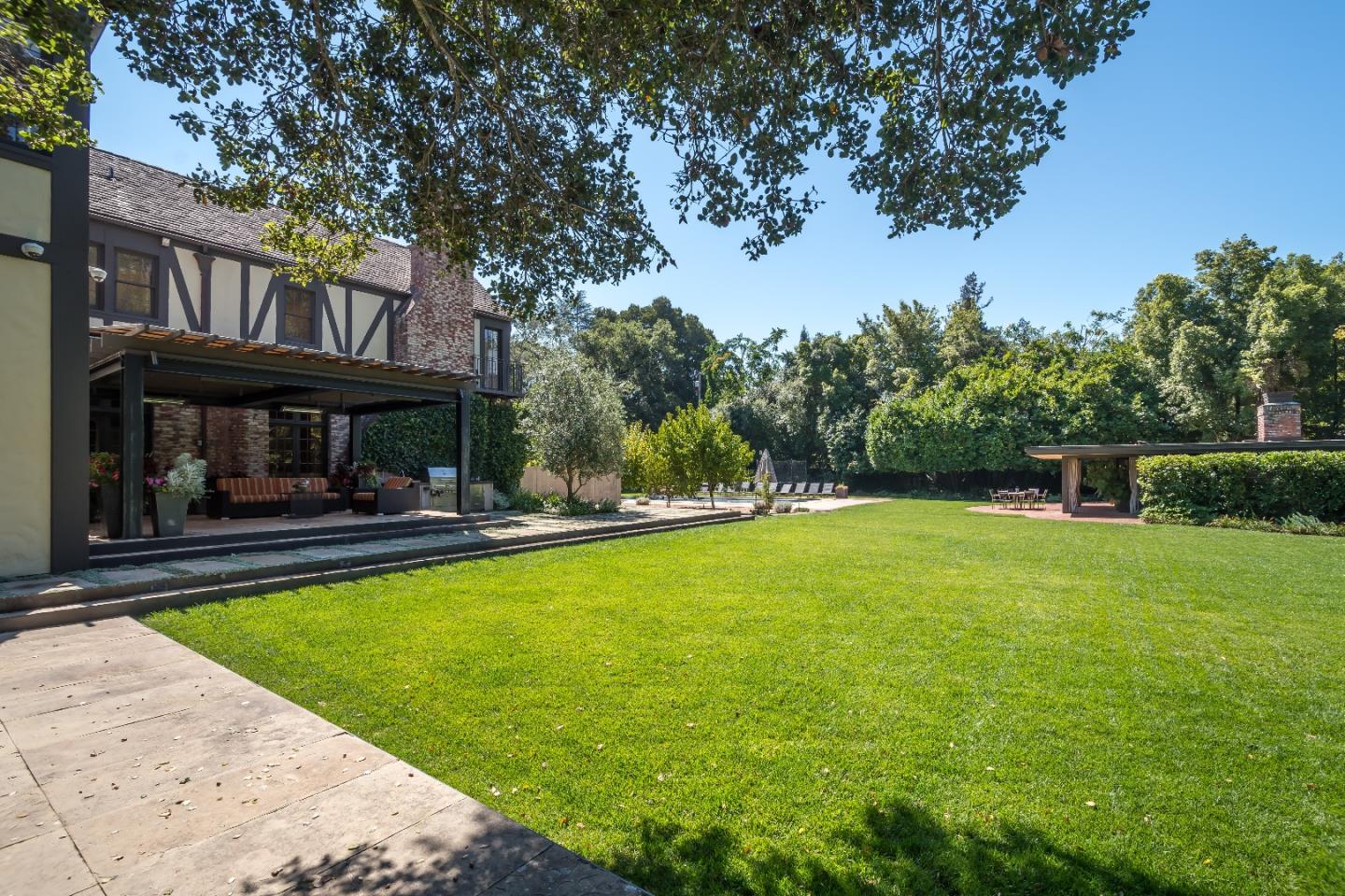 190 Bridge Road Hillsborough, CA 94010 - Photo 23 of 28