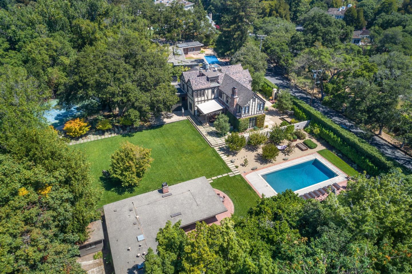 190 Bridge Road Hillsborough, CA 94010 - Photo 25 of 28