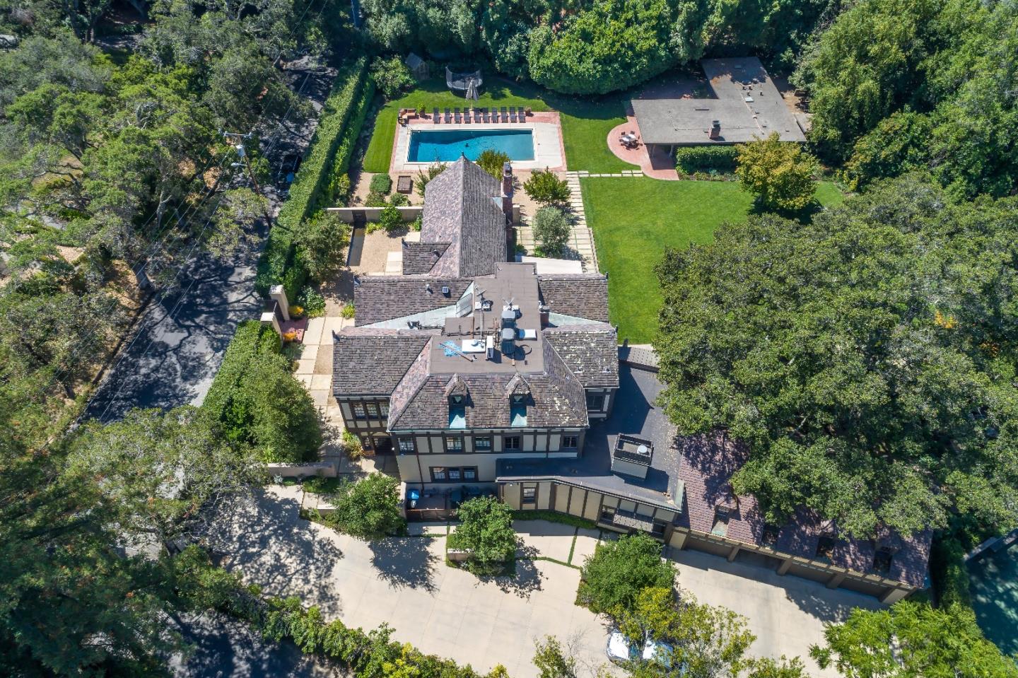 190 Bridge Road Hillsborough, CA 94010 - Photo 4 of 28